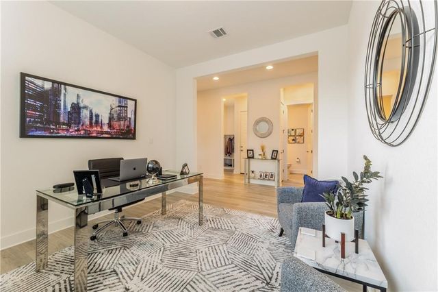 718 Whitetail DR, Round Rock, TX 78681