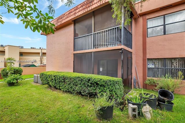 6580 W 27th Ct 58-12, Hialeah, FL 33016