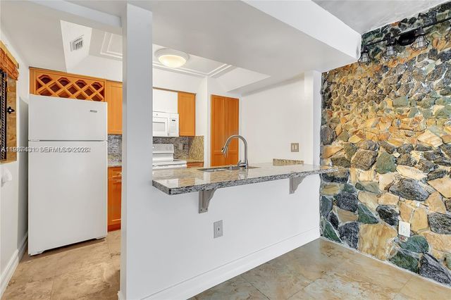 6580 W 27th Ct 58-12, Hialeah, FL 33016