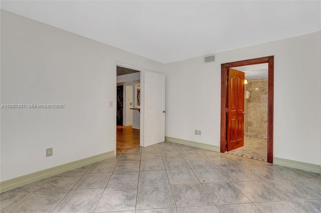 6580 W 27th Ct 58-12, Hialeah, FL 33016