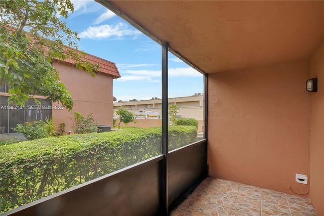 6580 W 27th Ct 58-12, Hialeah, FL 33016