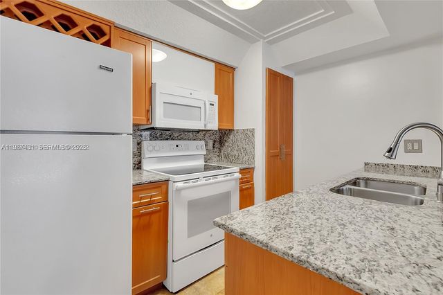 6580 W 27th Ct 58-12, Hialeah, FL 33016
