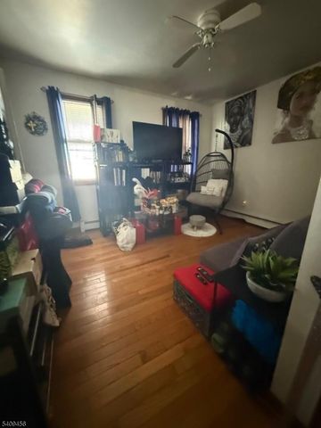 744 Trumbull St, Elizabeth City, NJ 07201