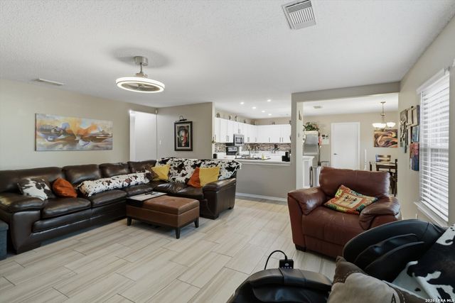 4823 CORIAN SPRINGS DR, San Antonio, TX 78247