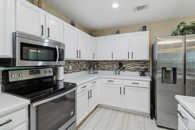 4823 CORIAN SPRINGS DR, San Antonio, TX 78247