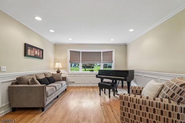 11 COLONIAL WAY, Livingston Twp., NJ 07039