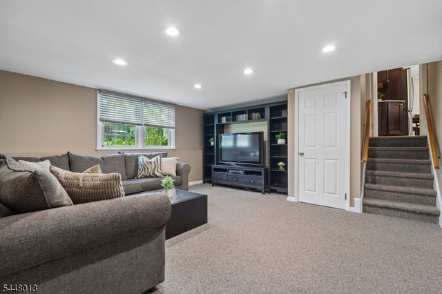 11 COLONIAL WAY, Livingston Twp., NJ 07039
