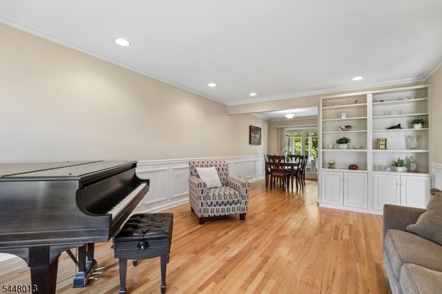 11 COLONIAL WAY, Livingston Twp., NJ 07039