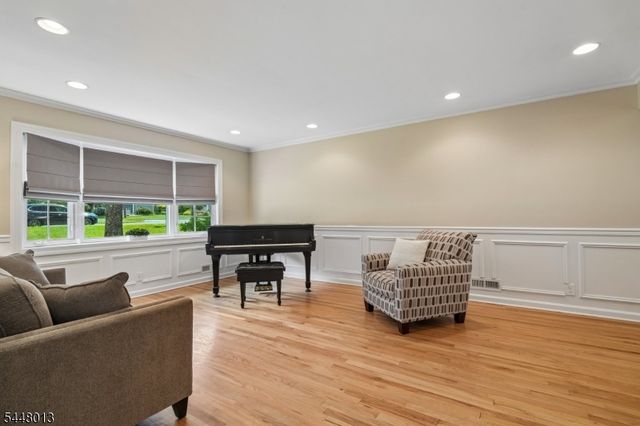11 COLONIAL WAY, Livingston Twp., NJ 07039