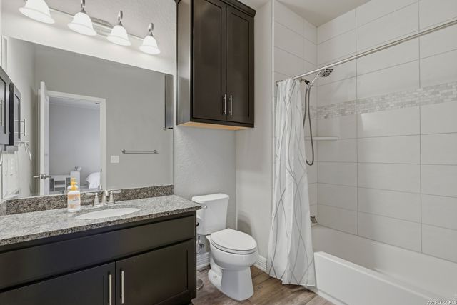 431 Tranquil Oak, San Antonio, TX 78260