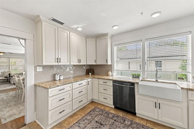 714 W PENINSULAR STREET, Tampa, FL 33603