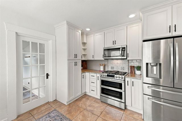 714 W PENINSULAR STREET, Tampa, FL 33603