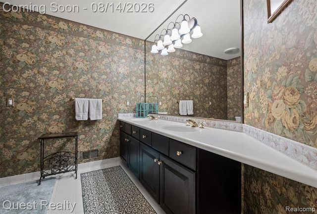 56439 Nickelby, Shelby Twp, MI 48316