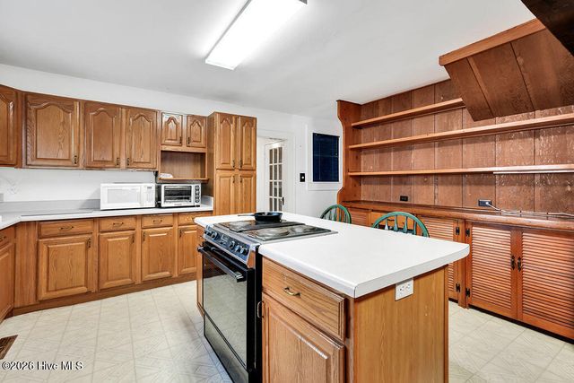 205 W Moore Street, Southport, NC 28461