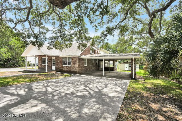205 W Moore Street, Southport, NC 28461