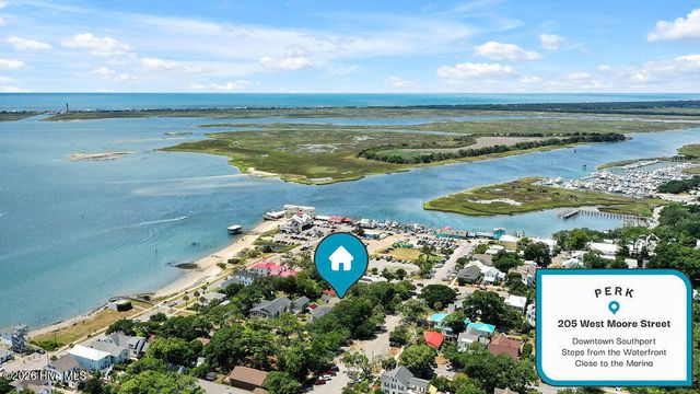 205 W Moore Street, Southport, NC 28461