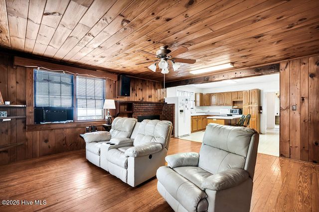 205 W Moore Street, Southport, NC 28461