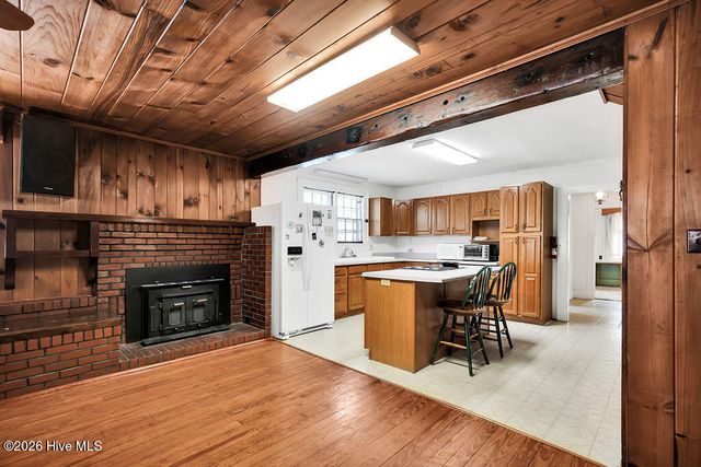 205 W Moore Street, Southport, NC 28461