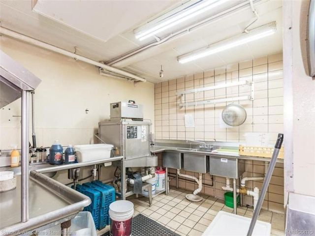 13736 Michigan Avenue, Dearborn, MI 48126