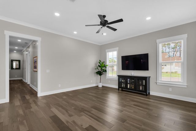 637 Chamomile Court, Niceville, FL 32578