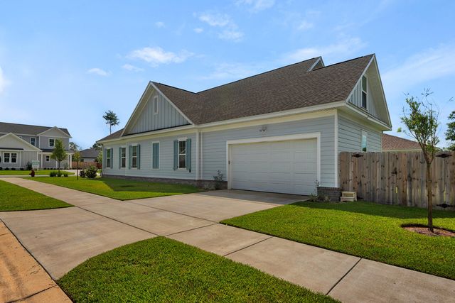 637 Chamomile Court, Niceville, FL 32578