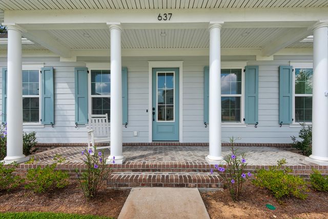 637 Chamomile Court, Niceville, FL 32578