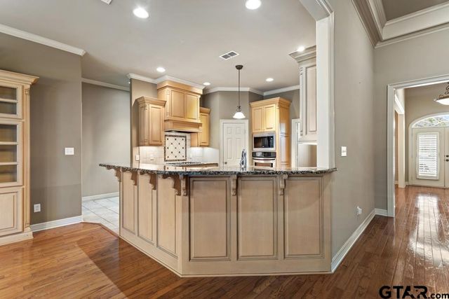 2123 Evansburg Ln, Tyler, TX 75703