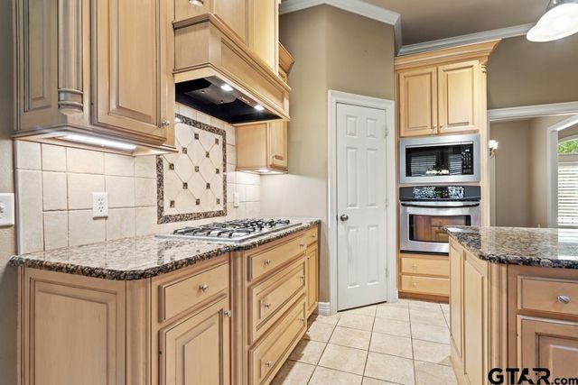 2123 Evansburg Ln, Tyler, TX 75703