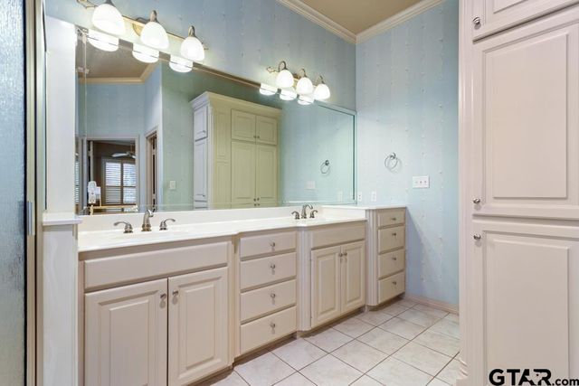 2123 Evansburg Ln, Tyler, TX 75703