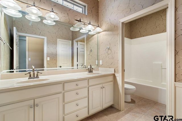 2123 Evansburg Ln, Tyler, TX 75703