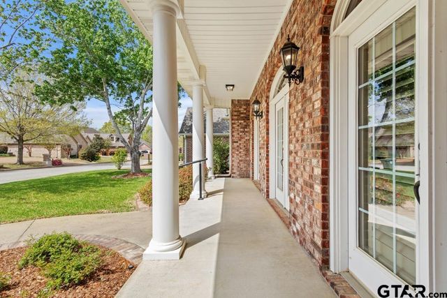 2123 Evansburg Ln, Tyler, TX 75703