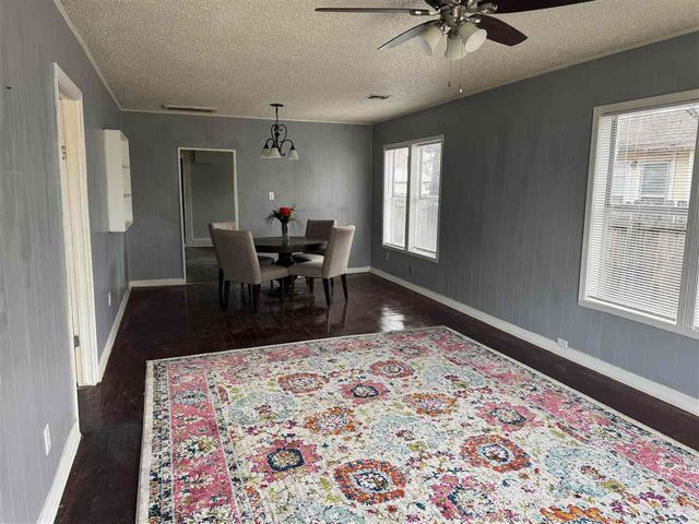 1106 W Ash Ave, Duncan, OK 73533