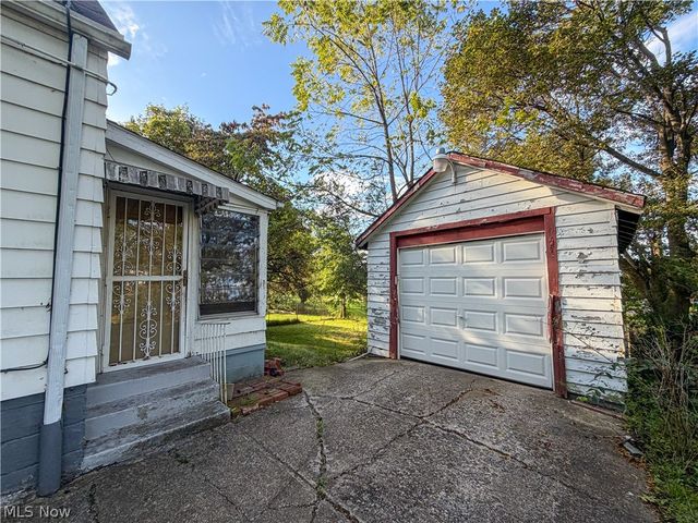 426 E Laclede Avenue, Youngstown, OH 44507