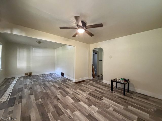 426 E Laclede Avenue, Youngstown, OH 44507