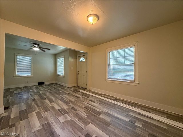 426 E Laclede Avenue, Youngstown, OH 44507
