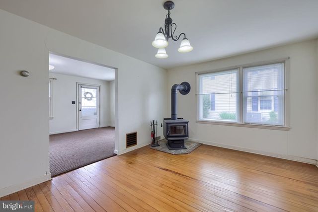 1316 NEWPORT RD, Manheim, PA 17545
