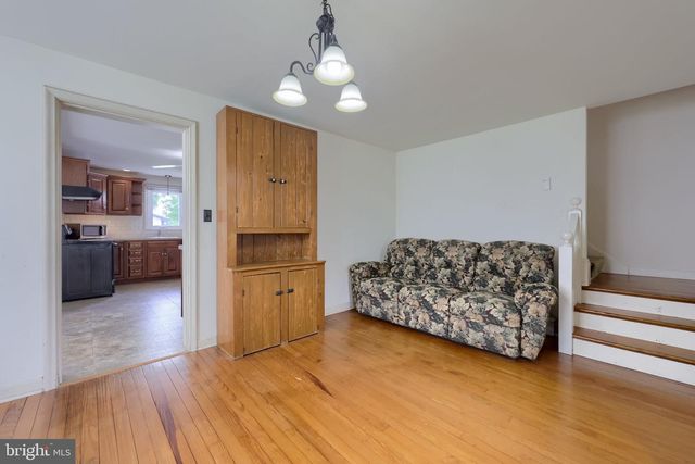 1316 NEWPORT RD, Manheim, PA 17545