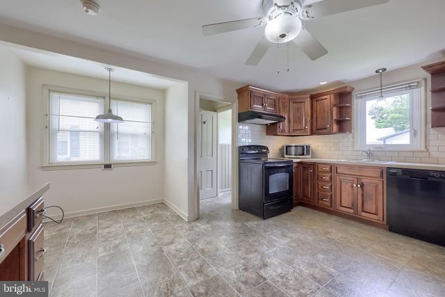 1316 NEWPORT RD, Manheim, PA 17545