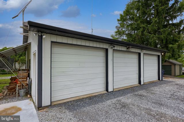 1316 NEWPORT RD, Manheim, PA 17545