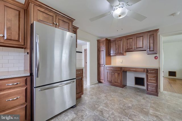 1316 NEWPORT RD, Manheim, PA 17545