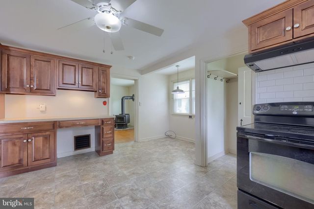 1316 NEWPORT RD, Manheim, PA 17545