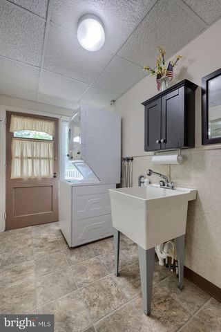 1316 NEWPORT RD, Manheim, PA 17545