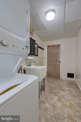 1316 NEWPORT RD, Manheim, PA 17545