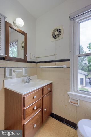 1316 NEWPORT RD, Manheim, PA 17545