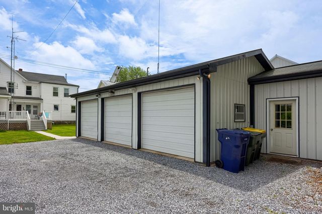 1316 NEWPORT RD, Manheim, PA 17545
