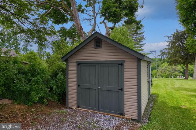 1316 NEWPORT RD, Manheim, PA 17545