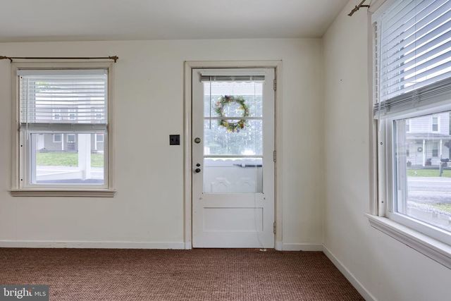 1316 NEWPORT RD, Manheim, PA 17545
