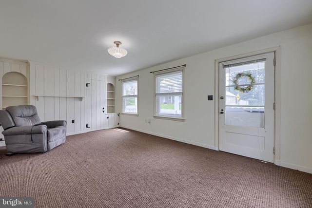 1316 NEWPORT RD, Manheim, PA 17545
