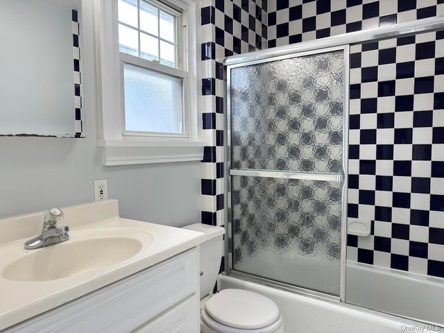 711 Hall Street, Mamaroneck, NY 10543