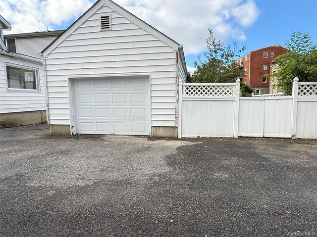 711 Hall Street, Mamaroneck, NY 10543